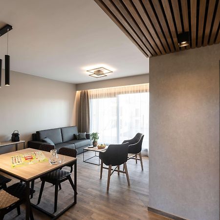 Golden Lakes Hotel Boussu-lez-Walcourt Екстер'єр фото