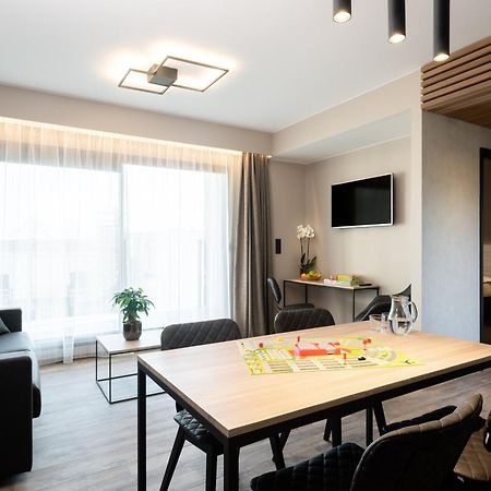 Golden Lakes Hotel Boussu-lez-Walcourt Екстер'єр фото