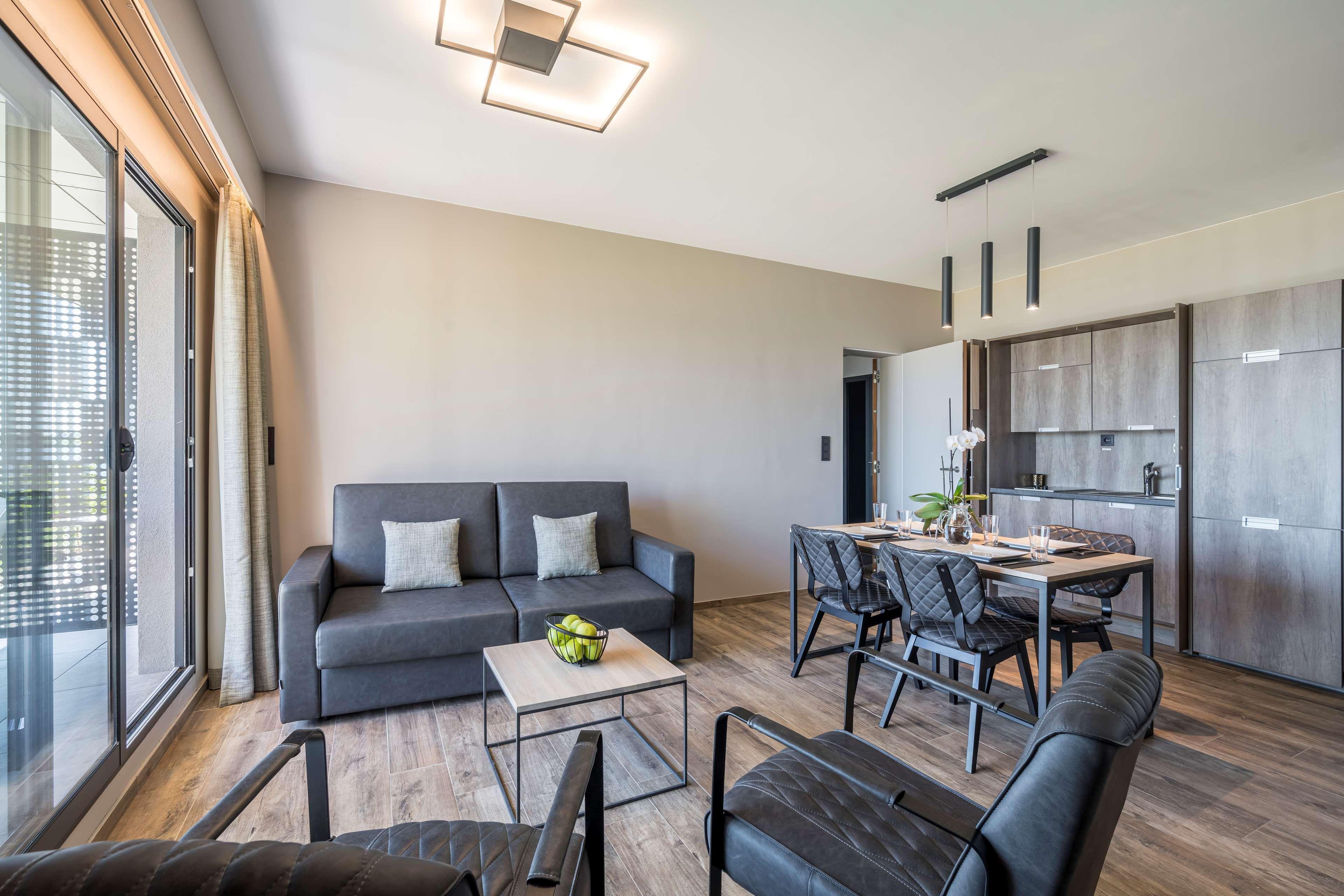Golden Lakes Hotel Boussu-lez-Walcourt Екстер'єр фото