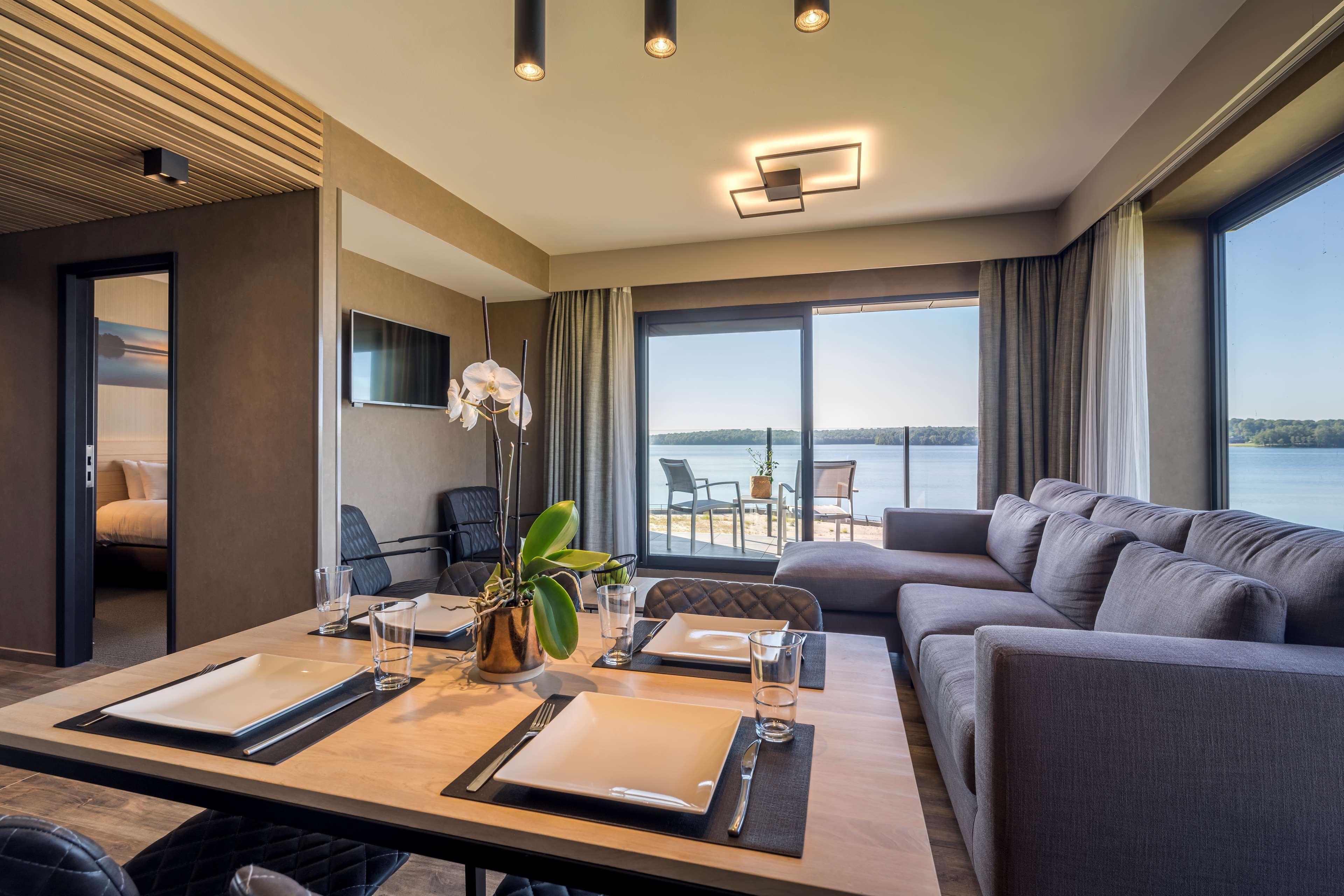 Golden Lakes Hotel Boussu-lez-Walcourt Екстер'єр фото
