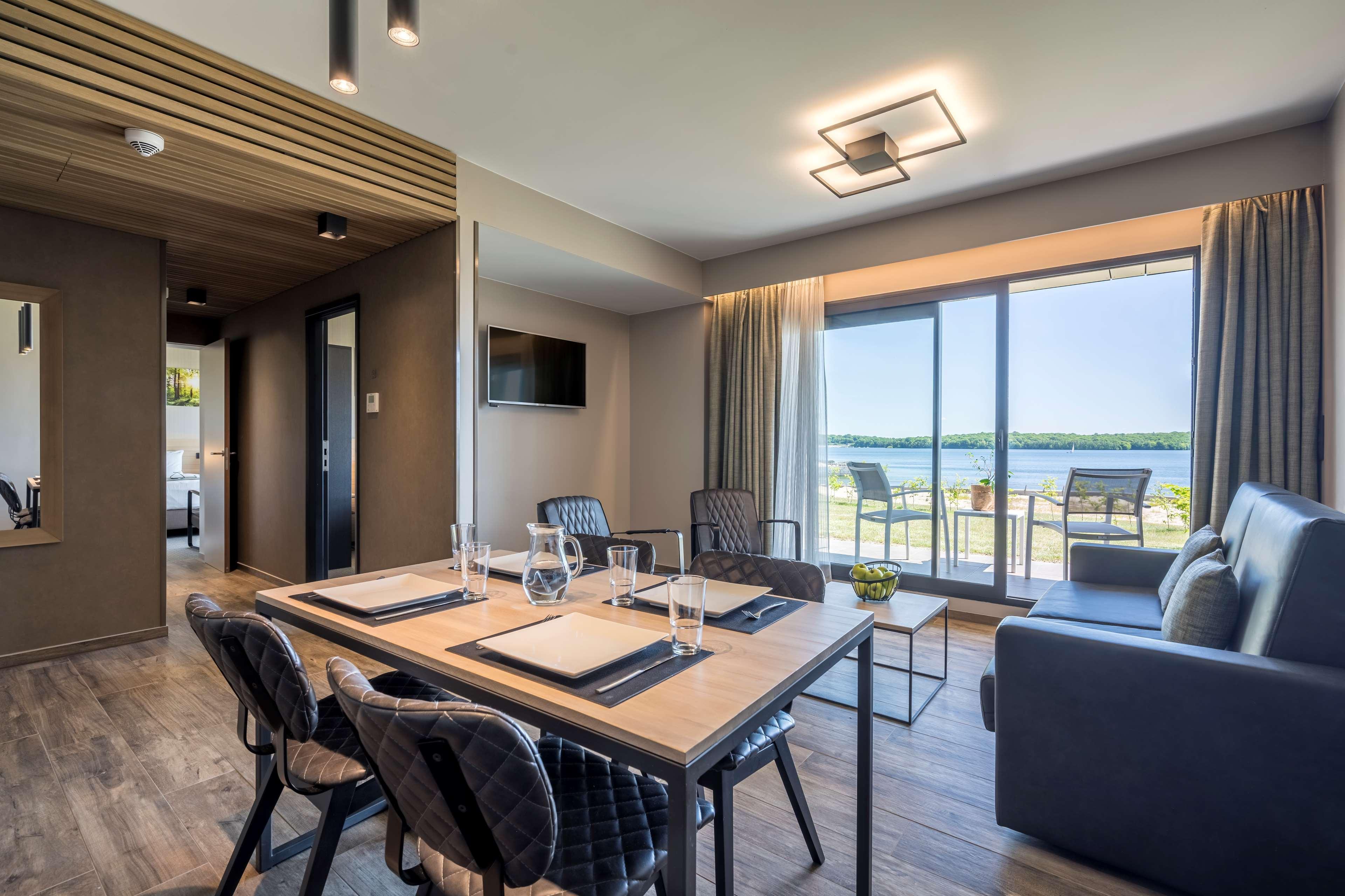 Golden Lakes Hotel Boussu-lez-Walcourt Екстер'єр фото