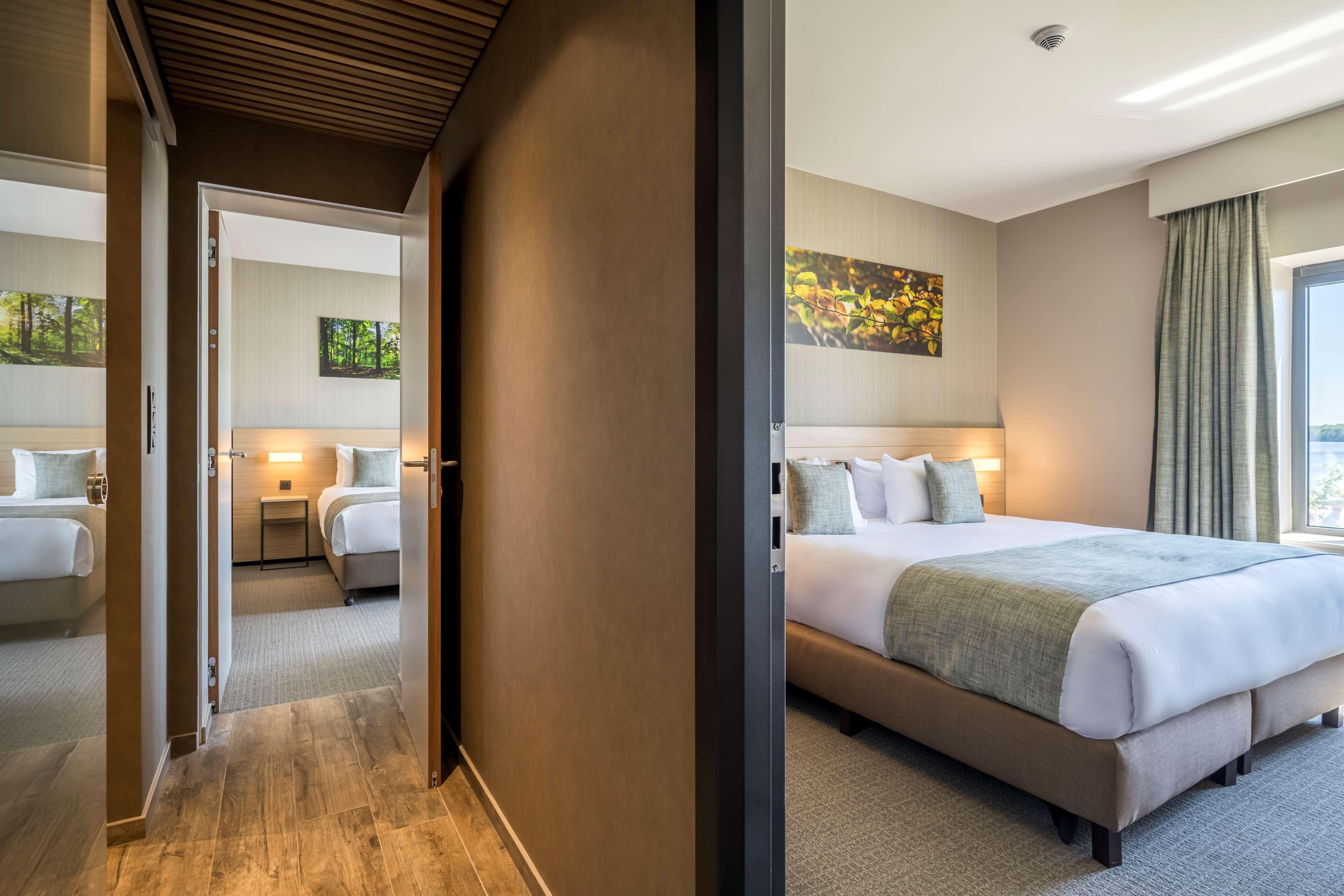 Golden Lakes Hotel Boussu-lez-Walcourt Екстер'єр фото