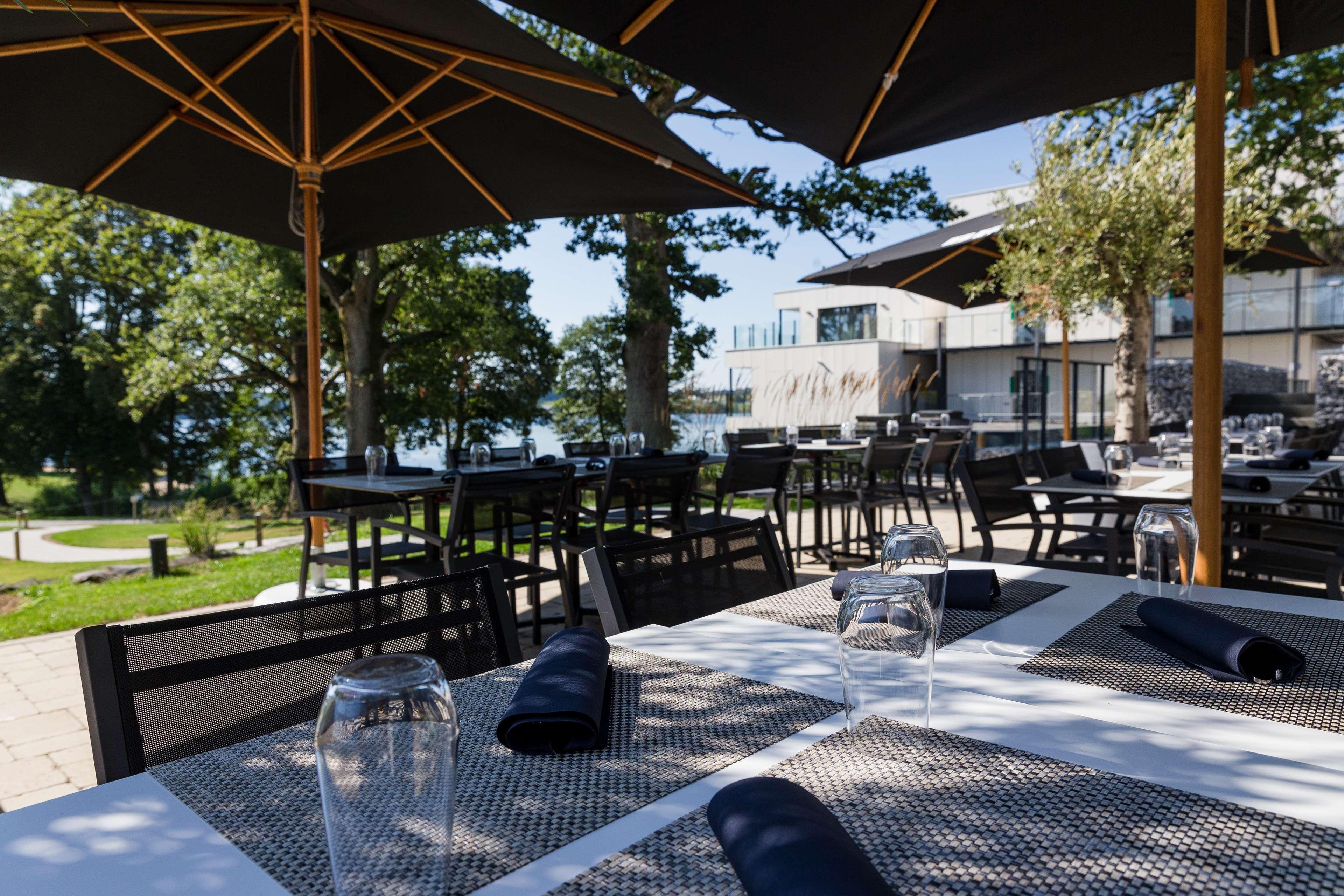 Golden Lakes Hotel Boussu-lez-Walcourt Екстер'єр фото