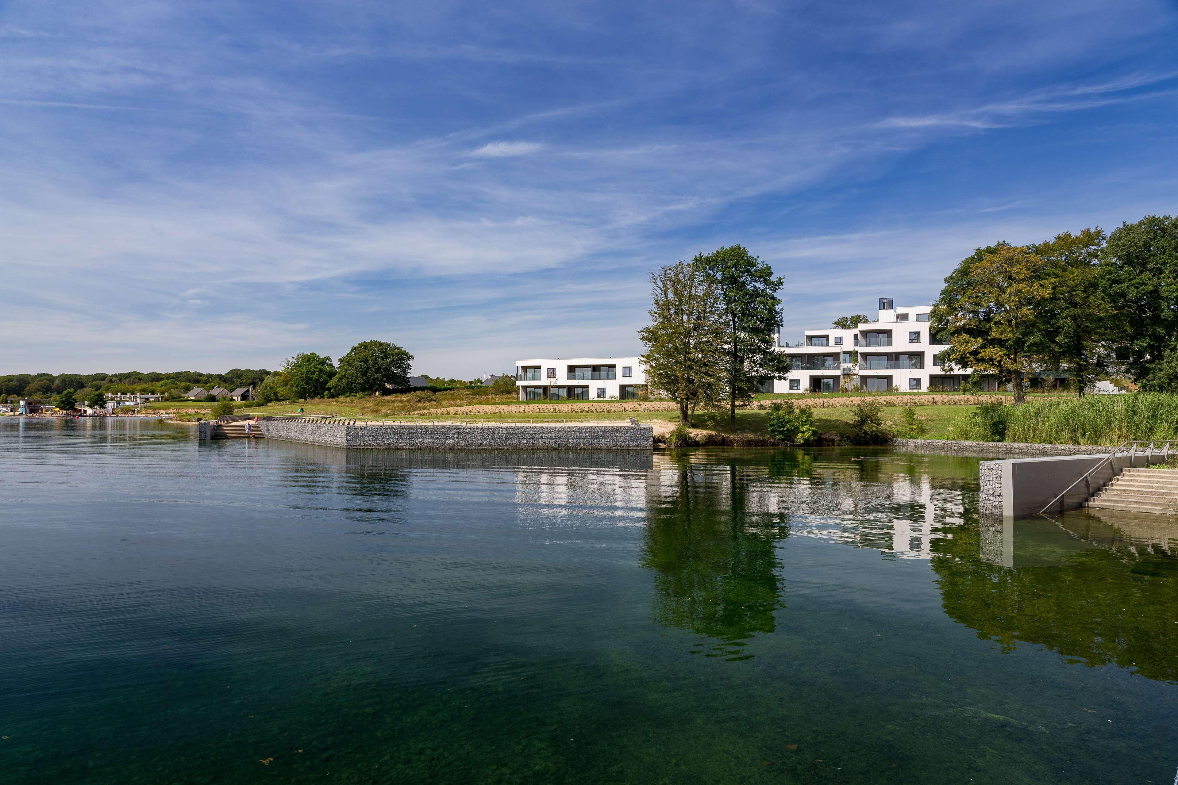 Golden Lakes Hotel Boussu-lez-Walcourt Екстер'єр фото